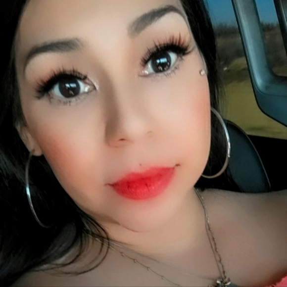 Meet your Posher, Ali - Picture 3 of 4